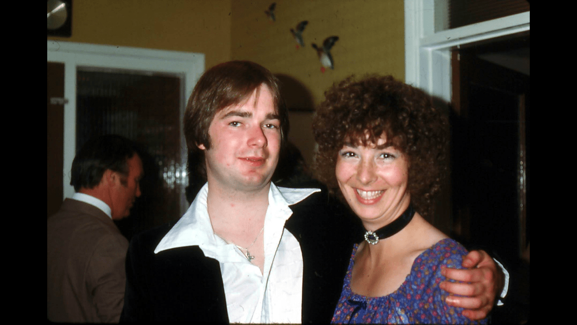 Stuart y Carol Jennings en su fiesta de compromiso en 1978